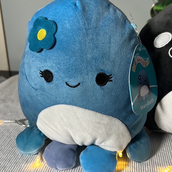 SQUISHMALLOWS BUNDLE 7.5" Under the Sea! Marybeth, Kai and Forina - Picture 2 of 10